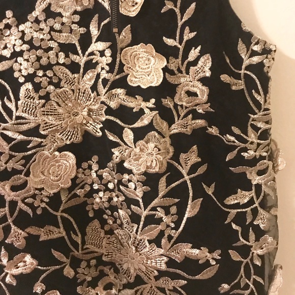 Gold/black embroidered sleeveless top - Picture 5 of 5